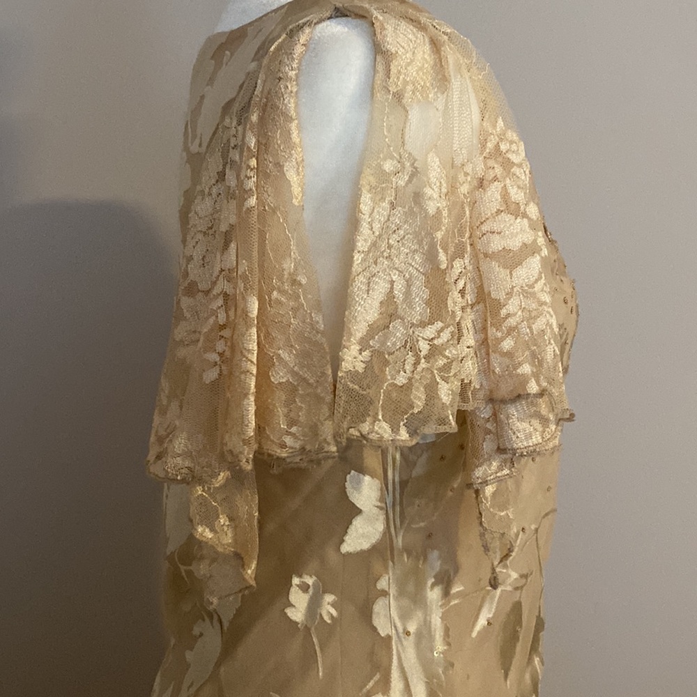 Mother of the bride 2 piece gown. Size 8. Worn 1 time. Excellent condition. - Picture 4 of 11